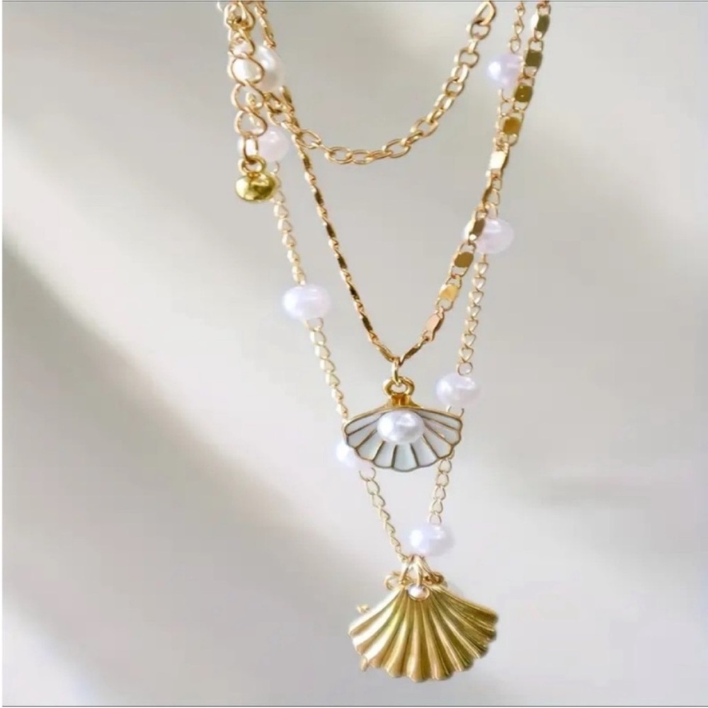 New! Gold Shell Stack Necklace Set (1066) NWOT - Picture 2 of 3